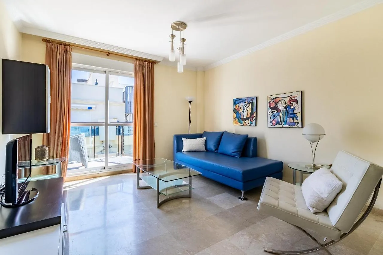 Cozy 2-Bedroom Beachfront Retreat In Estepona